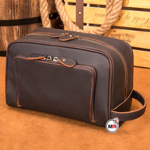 Nouveau sac à cosmétiques élégant de haute qualité couleur unie Unique en cuir PU petite main transporter énorme espace fermeture éclair doux voyage trousses de toilette - Product Image 1