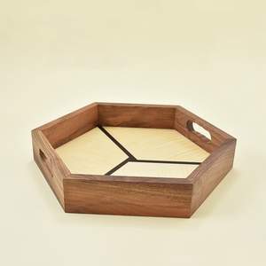 Bandeja de madera premium para servir, ideal para la cocina del hogar y la decoración de la mesa de café, a bajo costo y ecológica, de CRAFT ZONE EXPORT - Product Image 1