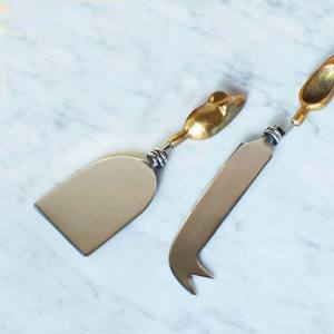 Épandeur à fromage et trancheuse en acier inoxydable durable poignée de fleur ronde ensemble de cuisine cadeau parfait en métal - Product Image 4