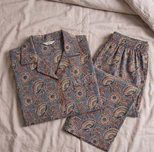 Conjunto de Pijama Reversible de Algodón con Estampado Térmico, Diseño Tradicional Indio, Transpirable, de Secado Rápido, Tela Suave para Descansar - Product Image 1