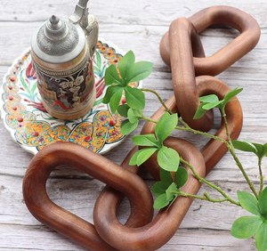 Estante de madera decorativo de eslabones de cadena tallados a través de pino moderno estilo de arte popular con bonificación hace una hermosa adición a la decoración del hogar - Product Image 4