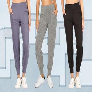 Pantalon de survêtement OEM pour femmes Pantalon de survêtement avec logo personnalisé à prix réduit Pantalon de survêtement en coton durable et respirant pour femmes - Product Image 2