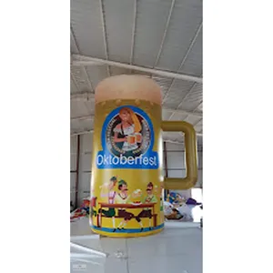 Chope à bière gonflable pour la décoration et la vaisselle de fête - Product Image 1