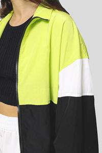 Nouveau à la mode femmes Patchwork couleur imperméable léger coupe-vent vêtements actifs en plein air couleur bloc été veste pour les femmes - Product Image 4