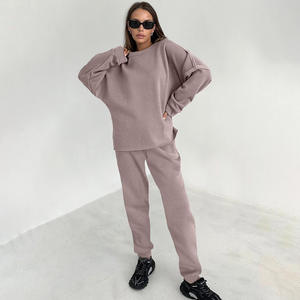 . Ensemble de survêtements décontractés pour femmes, vêtements de sport légers et confortables pour la course à pied et les activités de plein air. - Product Image 1