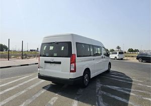 Nuovissimo Toyota Hiace 2025 9+ Posti 4 Cilindri 3.5L Potenza 299 CV Benzina Trasmissione Automatica 4WD Guida a Sinistra - Product Image 4