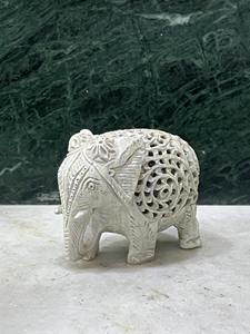 Statue d'éléphant en pierre de savon artisanale |   Figurine d'éléphant sculptée |   Décoration d'intérieur bohème |   Sculpture d'animal en cadeau - Product Image 3