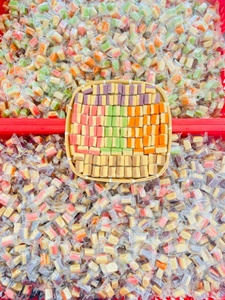 Bonbons au lait de coco vietnamien avec variété de saveurs, bonbons au lait de coco de haute qualité au goût gras, fabriqués à partir de lait de coco et de sucre - Product Image 6