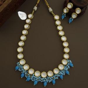 Élégant collier de perles Kundan Ensemble de colliers de perles bleues Ensemble de bijoux Kundan plaqué or pour femmes - Product Image 1