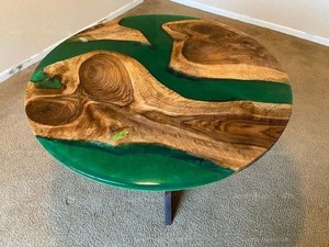 Mesa de Centro de Madera y Resina Epoxi Redonda con Diseño de Hada Ángel, Hecha a Mano con la Mejor Calidad, Personalizable para el Hogar y la Oficina - Product Image 4