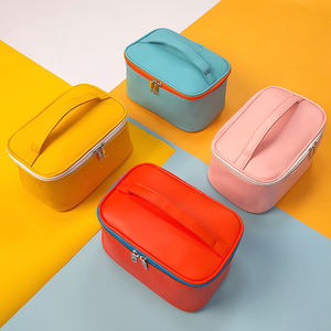 Logo imprimé personnalisé toile blanche mode rayé fermeture à lacets cosmétique maquillage sac de voyage en gros de luxe pour les femmes - Product Image 4