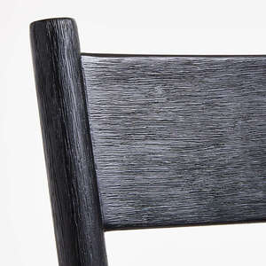 Chaise de salle à manger Karno de style mid-century avec dossier haut, en teck massif avec finition noire, pour une utilisation en intérieur et en extérieur. - Product Image 6