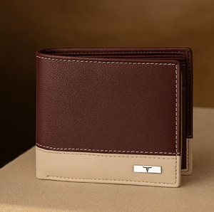 Cartera marrón sencilla con un diseño delgado plegable y costuras sutiles. Disponible a precio mayorista. - Product Image 2