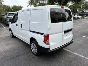 Nissan NV200 SV 2015 avec sièges en tissu à entraînement AWD à moteur turbo Taille des pneus R17 Prêt à expédier - Product Image 6