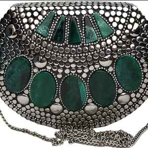 Cadeaux de Noël pochette en métal pour femmes sac à main fait à la main en métal doré conception sac de fête sac à bandoulière de luxe au meilleur prix - Product Image 5