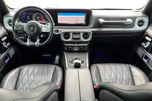 SUV Todoterreno de Lujo Extremo, Ancho, 2024-2025, Motor V8 de Alto Rendimiento, 4x4, Paquete de Estilo Personalizado Exclusivo, Automático, 7 Plazas - Product Image 4