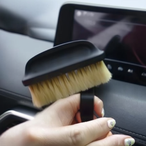 Brosse de nettoyage automobile pour le dépoussiérage des grilles de ventilation avec embout souple - Product Image 2
