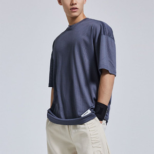 T-shirt de sport personnalisé à séchage rapide pour hommes T-shirts de sports d'action T-shirt de course en maille respirante - Product Image 3