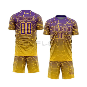 Conjunto de Camiseta de Fútbol Sublimada Personalizada, Estampado Geométrico Morado y Dorado, Secado Rápido, Unisex, Manga Corta, Ajuste Atlético, Ropa Deportiva para Adultos - Product Image 1
