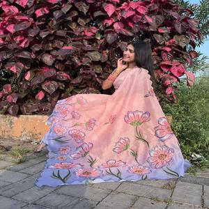 Sari de algodón Chanderi suave para mujer con bordado Aari y borde con trabajo de corte, hecho en India, en stock. - Product Image 1