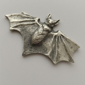 Bougeoir citrouille en aluminium de qualité supérieure, fait à la main avec surface patinée, offrant une lueur festive d'Halloween dans l'intemporel - Product Image 5