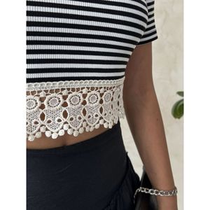 Blusa a Rayas Gruesas para Mujer TOPSHOW con Elegante Detalle de Encaje en el Bajo - Top Casual Cómodo 100% Algodón para Uso Diario - Product Image 2