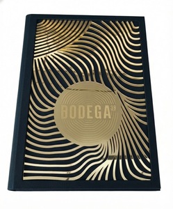 ปกเมนูหนัง PU หรูหรา ดีไซน์ใหม่ ขนาดสั่งทำได้ สำหรับร้านอาหาร 8.5x14 นิ้ว ได้รับการรับรองมาตรฐาน ISO ราคาประหยัด พร้อมโลโก้แผ่นโลหะ 4-5 ดาว - Product Image 4