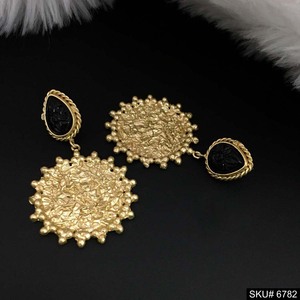 Impresionantes pendientes geométricos chapados en oro de 18 quilates, Pendientes colgantes de piedras preciosas negras de estilo Vintage, joyería de latón para regalo - Product Image 1