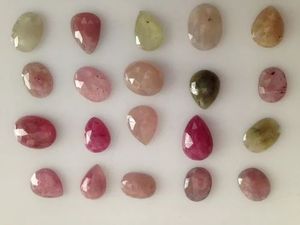 Bijoux de pierres précieuses en verre coloré et cristaux de pierres précieuses de guérison dans une boîte d'emballage perles rondes de haute qualité pour la décoration intérieure - Product Image 2