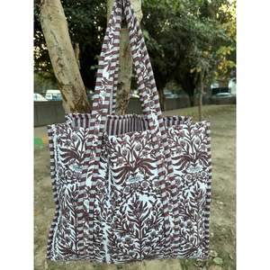 Bolsa de Mano Reversible Extra Grande de Algodón Acolchado, Ecológica y Resistente, Diseño de Hombro para Compras, Color Marrón Vibrante - Product Image 1