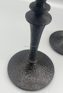 Lot de 2 bougeoirs en métal bronze martelé de luxe Pilier de Noël Bougeoir décoratif en cire pour la maison et les cadeaux - Product Image 2