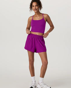 Ensemble d'entraînement de yoga et de fitness pour femmes, débardeur respirant et taille élastique courte solide pour la course à pied - Product Image 1