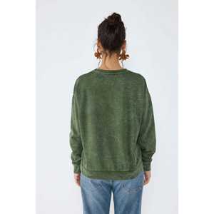 Sudadera Básica con Lavado Ácido y Cuello de Ciclista - Product Image 5