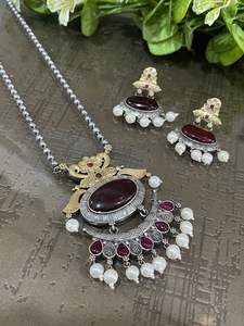 Hermoso conjunto de joyas para mujer, elegante collar tradicional con pendientes a juego, ideal para bodas, fiestas y uso festivo - Product Image 4