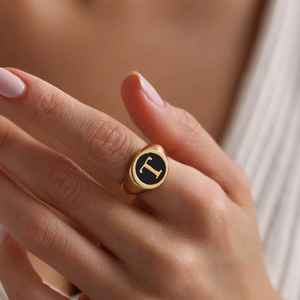 Bague ajustable personnalisée en émail avec initiale, 16-17 mm, en argent sterling 925 plaqué or 14 carats, bague délicate avec lettre - Product Image 5