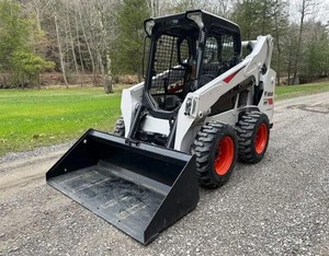 Chargeuse compacte Bobcat S530 abordable, chargeuse frontale, mini-chargeuse pour la construction, l'agriculture et la manutention de matériaux - Product Image 2