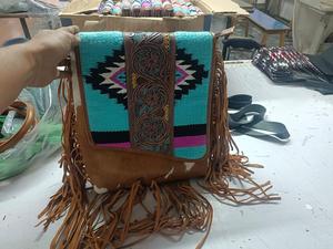 Sac à main en cuir repoussé à la main sac en cuir de vachette véritable couverture de selle aztèque sacs à franges sacs à bandoulière de vente chaude pour femmes - Product Image 2