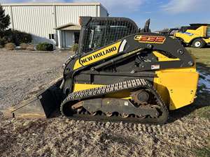 Chargeuse compacte New Holland C232, mini-chargeuse polyvalente avec moteur puissant, facile à utiliser et à entretenir pour la construction - Product Image 4