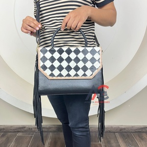 2025 nouveauté outillé peau de vache à carreaux motif en cuir véritable sac à main à bandoulière pour femmes Style occidental sacs à franges - Product Image 1
