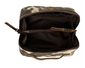 Bolsa de cosméticos de cuero de vaca blanca y negra elegante y duradera con cierre de cremallera Estampado de patrón geométrico - Product Image 5