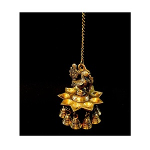 Sculptures artistiques en laiton pour la décoration intérieure combinant des compétences artisanales patrimoniales et une élégance moderne pour de beaux intérieurs de maison - Product Image 1