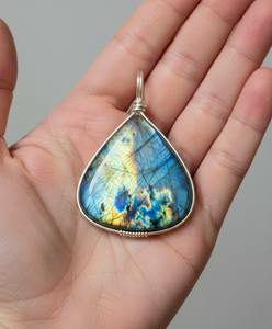 Pendentif tendance en argent tibétain et labradorite naturelle, style punk chrétien, pour femme - Product Image 4