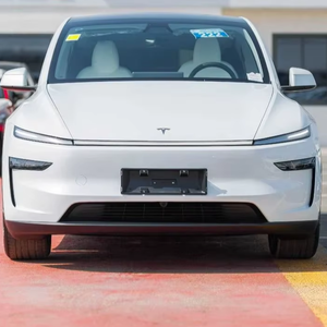 Tesla Model Y Long Range (719 km) 2025 300-400 CV, Pantalla Táctil, Faros LED, Dirección Eléctrica - Product Image 1