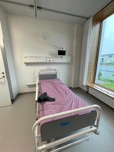 Slim 2.5Kgs Capacidad de carga Full Motion Hospital LCD TV/Tablet Monitor Brazo de montaje con 75/100mm Compatibilidad VESA Blanco - Product Image 5