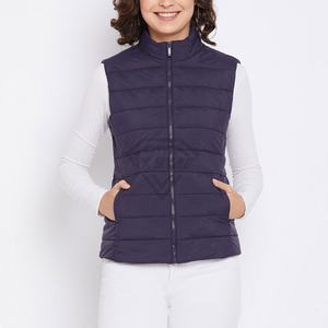 Chaleco de equitación para mujer, de tela elástica softshell, cómodo, elegante, corte entallado, estilo ecuestre. - Product Image 1