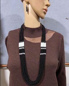 Collar de cuentas de semillas de cristal de calidad hecho a mano con conjunto de pendientes, cadenas de gargantilla de declaración para mujer, regalo de joyería elegante para mujer - Product Image 4