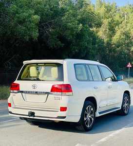 MEILLEURES VENTES TOYOTA LAND-CRUISER GXR V8 5.7L Essence SUV Blanc Transmission Automatique - Product Image 5