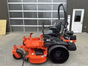 Tondeuse à gazon Kubota GR2120 avec moteur diesel Kubota, performance optimale, livrée avec ramasse-herbe - Product Image 2