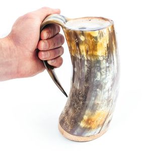 Taza de cuerno vikingo para beber con acabado pulido y base de madera-Vasos vikingos hechos a mano de alta calidad ecológicos - Product Image 6