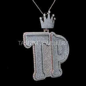 จี้เพชรโมอิสซาไนต์ VVS เงินแท้ 925 ชุบทอง 10K แบบ Cuban Link สไตล์คริสเตียนฮิปฮอป คุณภาพดีที่สุด สำหรับทุกเพศ พร้อมตัวล็อคแบบตัวอักษรสั่งทำได้ - Product Image 2